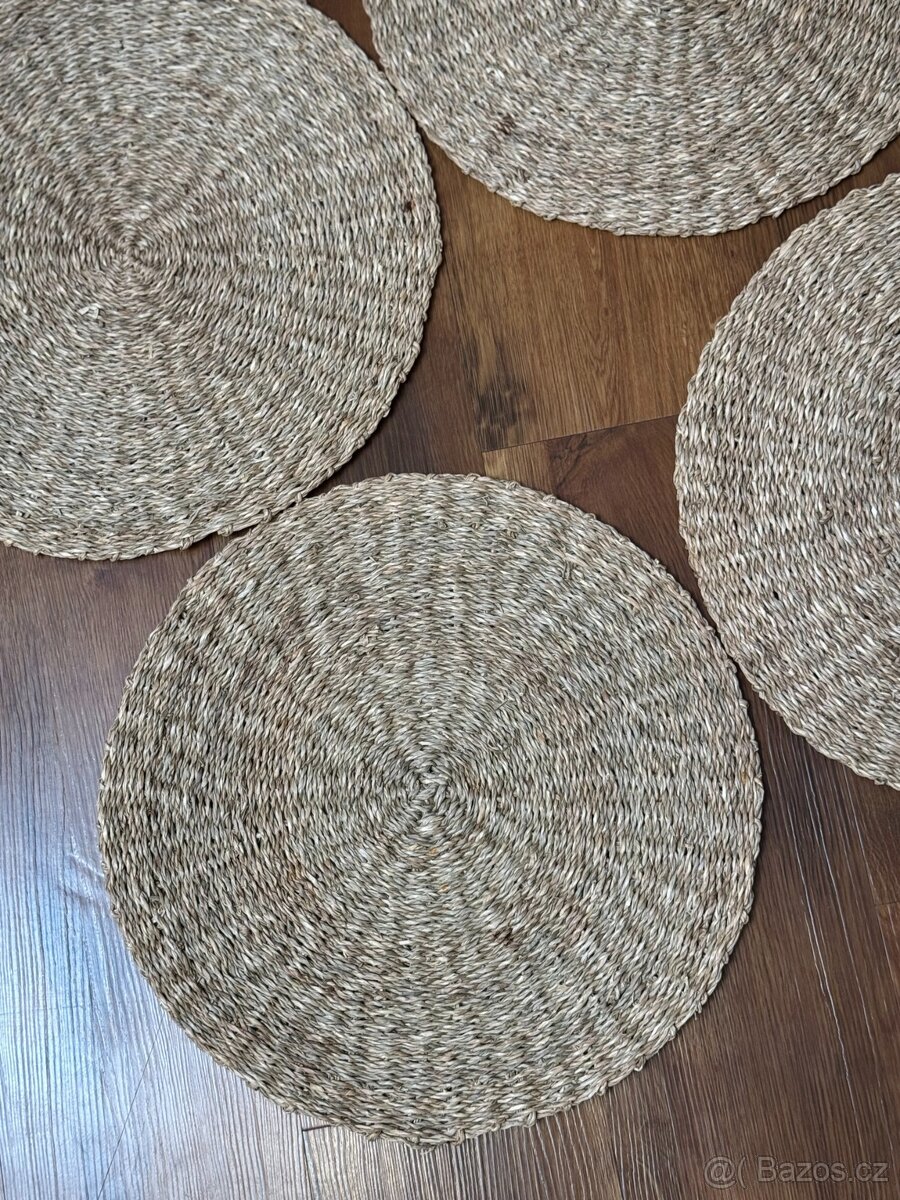 Kulaté pletené prostírání, 4 ks - 2
