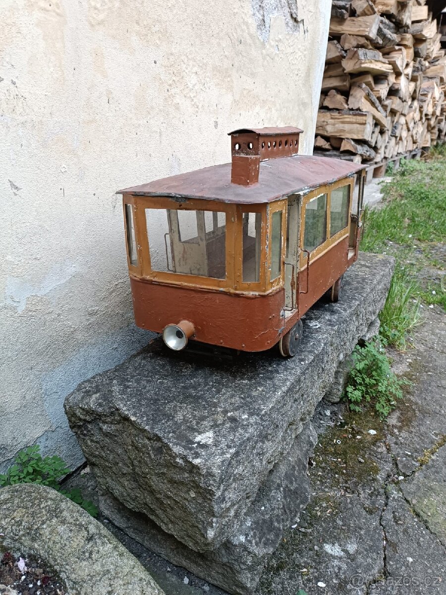 Model TRAMVAJE/ VLÁČKU - 2