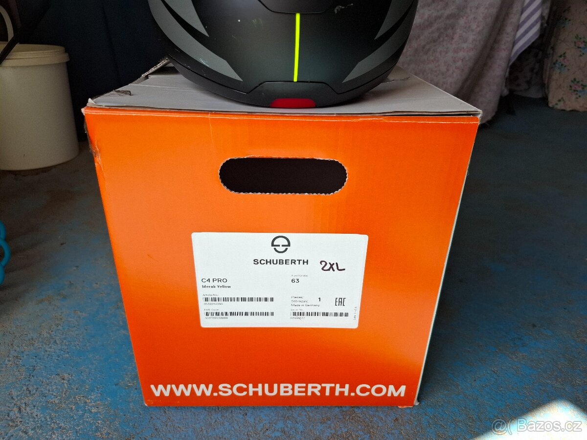 Helma SCHUBERTH C4 PRO vel.62-63 - 2