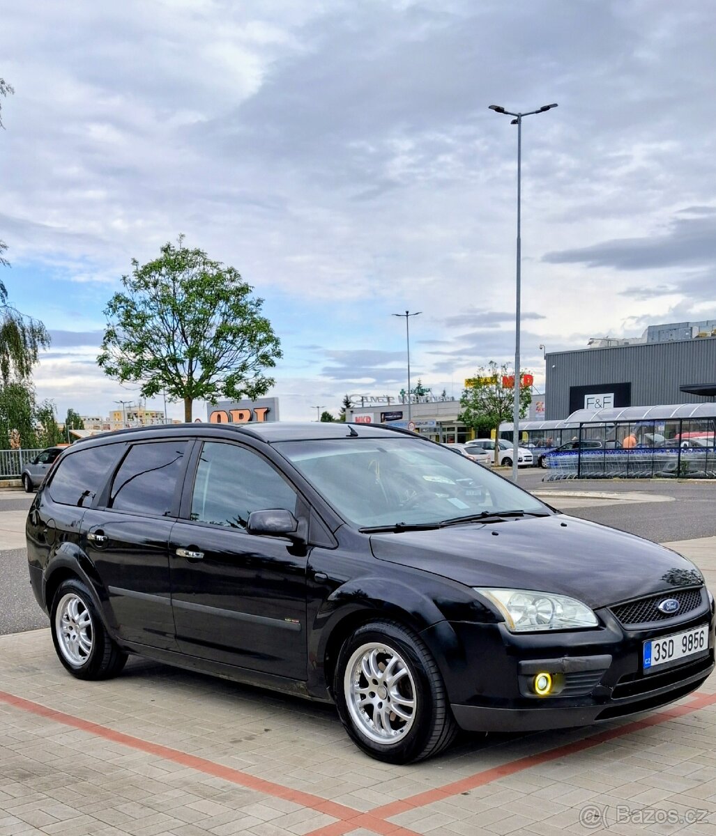Ford Focus2 kombi 2006 1.6 benzín - 2
