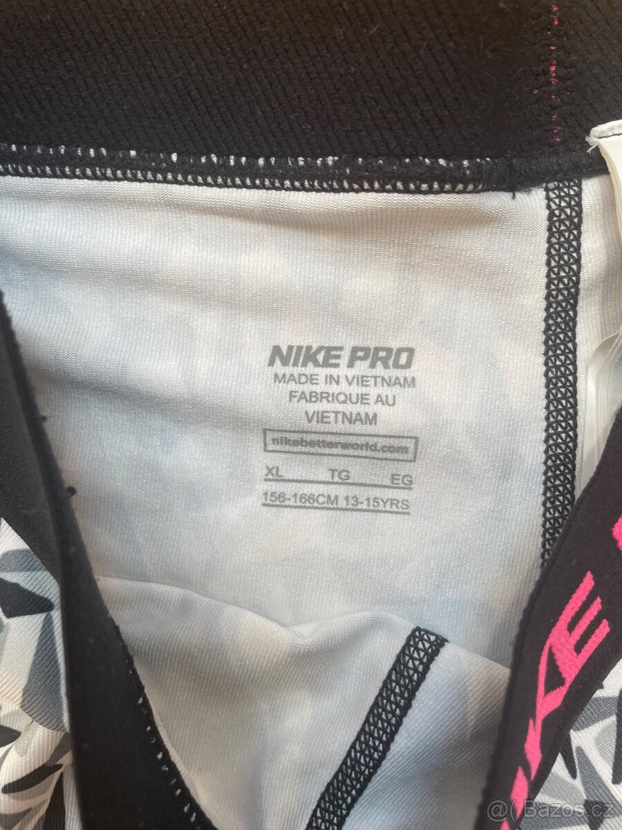 Sportovní souprava Nike vel 156/166 - 2