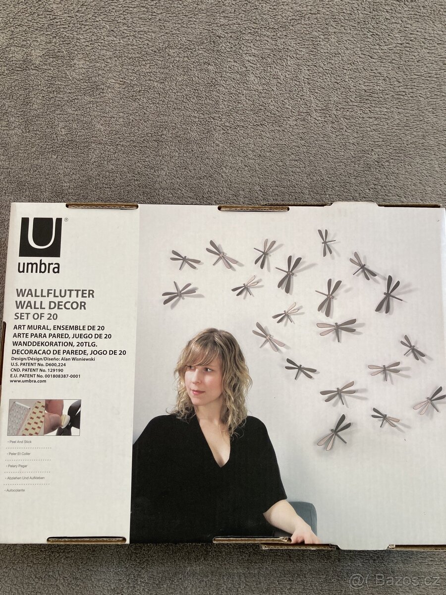 Nástěnná dekorace vážky z kolekce - Umbra. - 2