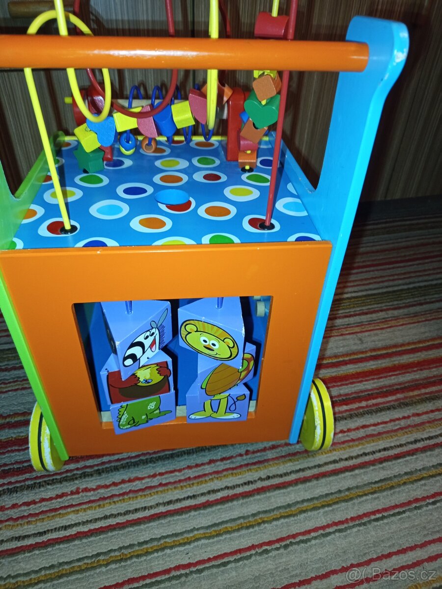 Dřevěné chodítko a edukační kostka pro děti - 2