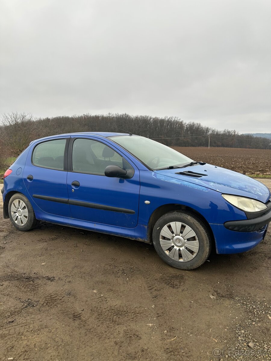 Peugeot 206 1.1 benzín - 2