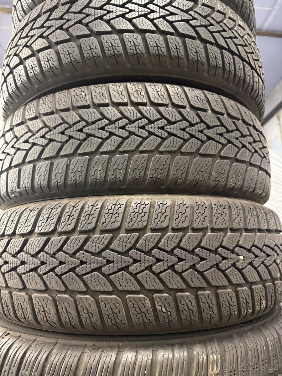 prodám zimní 185/60/15 Dunlop - 2