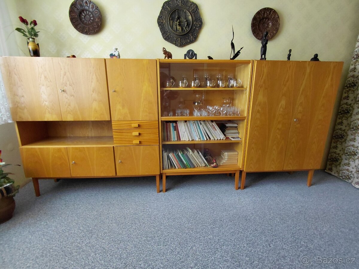 Obývací stěna se sedací soupravou - 2