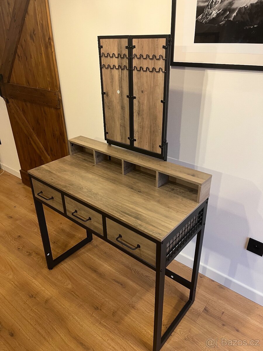 Kosmetický stolek - 2