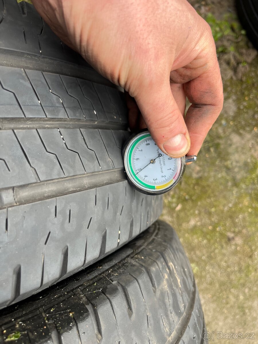 Pneu 215/60/16 C - 2