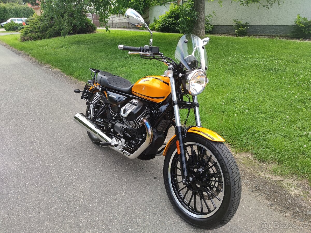 Moto Guzzi V9 Roamer - 2