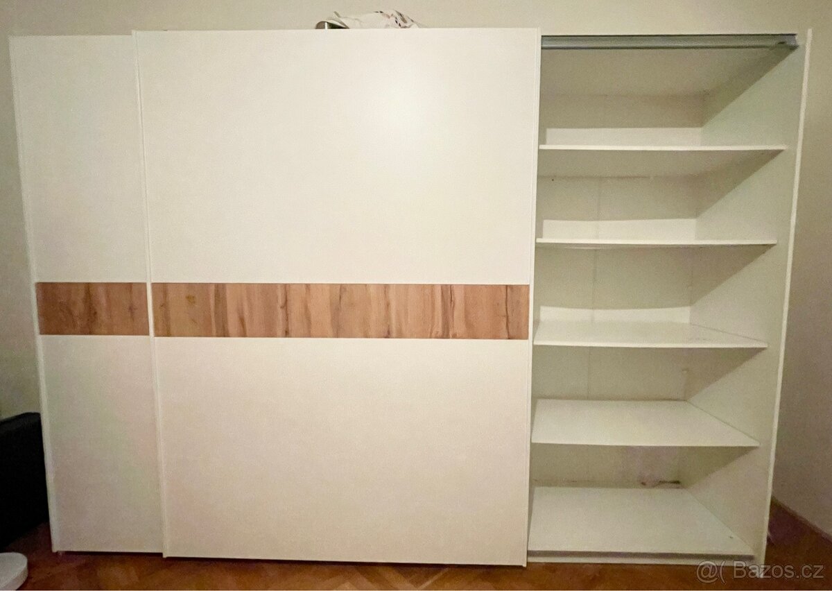 Skříň s posuvnými dveřmi - 2