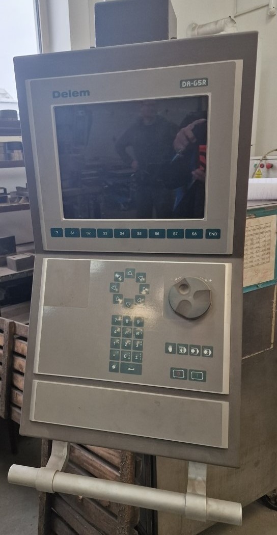 CNC ohraňovací lis HOL 63 / 2000 - 2