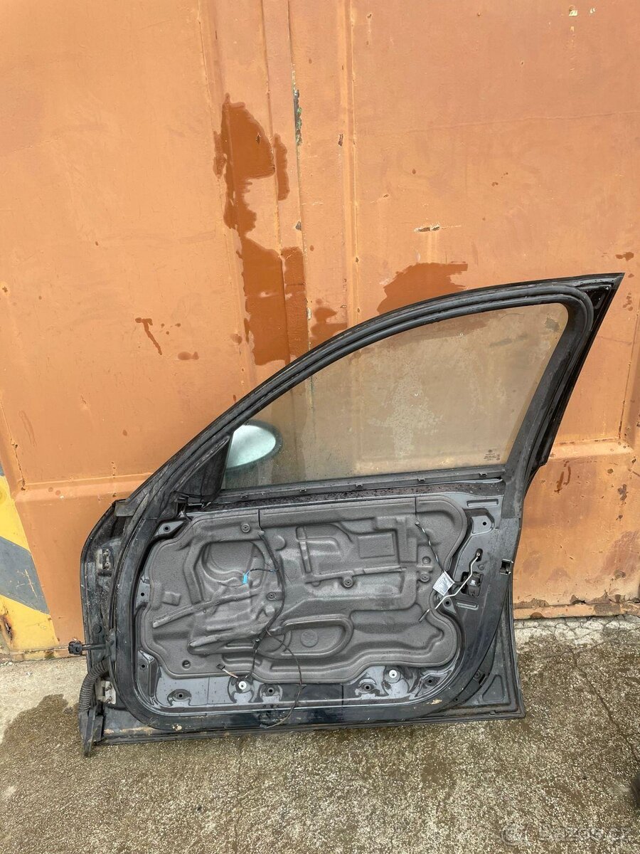 Bmw E90 E91 Dveře přední právě - 2