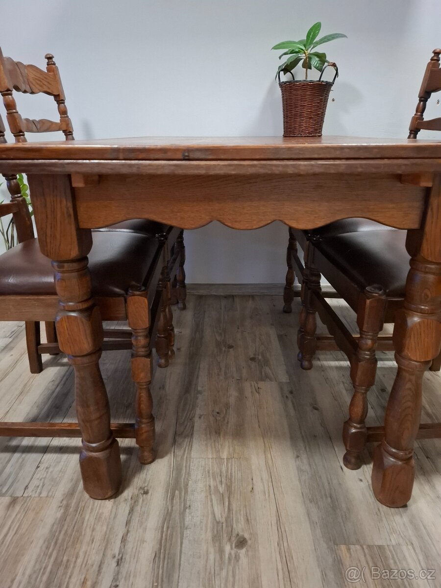 Jídelní stůl s židlemi - 2