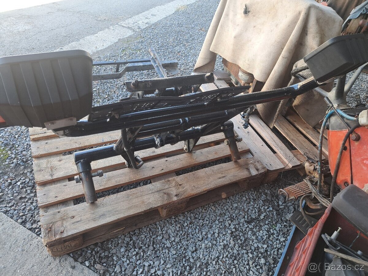 Čelní hydraulika s rámem Piaggio Porter - 2