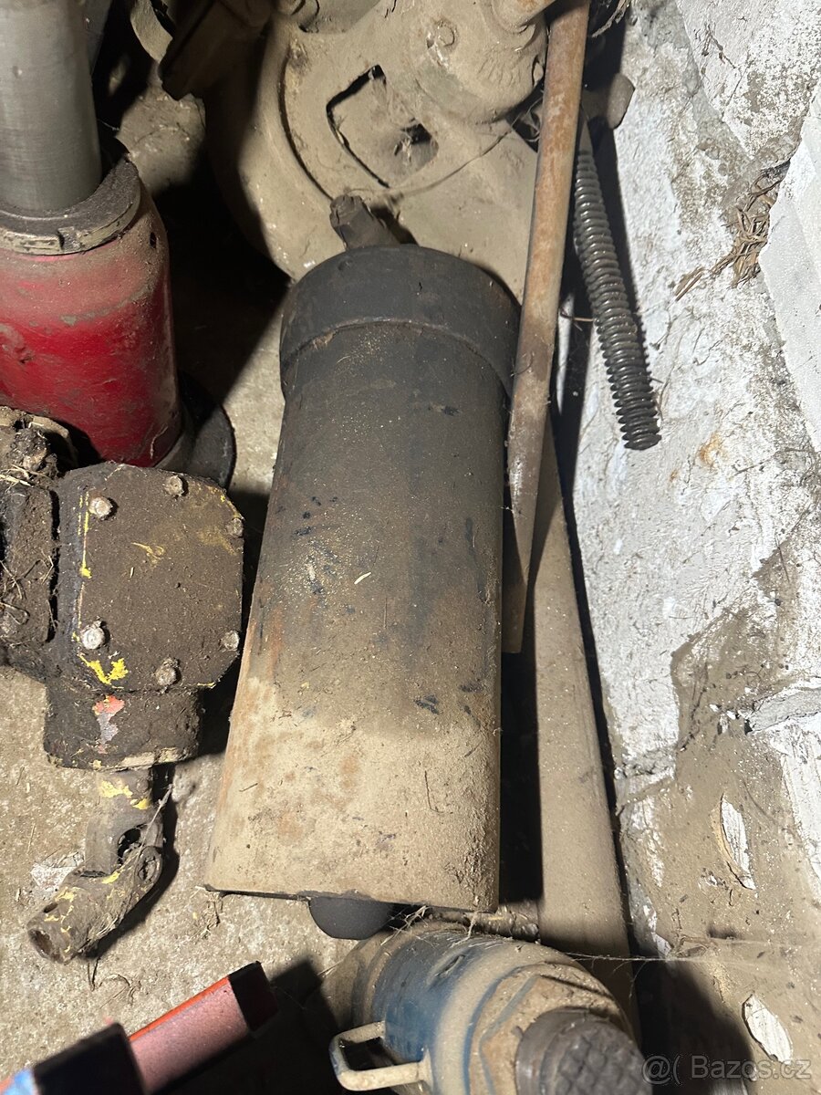 Pístnice sklápění korby / majler - 2