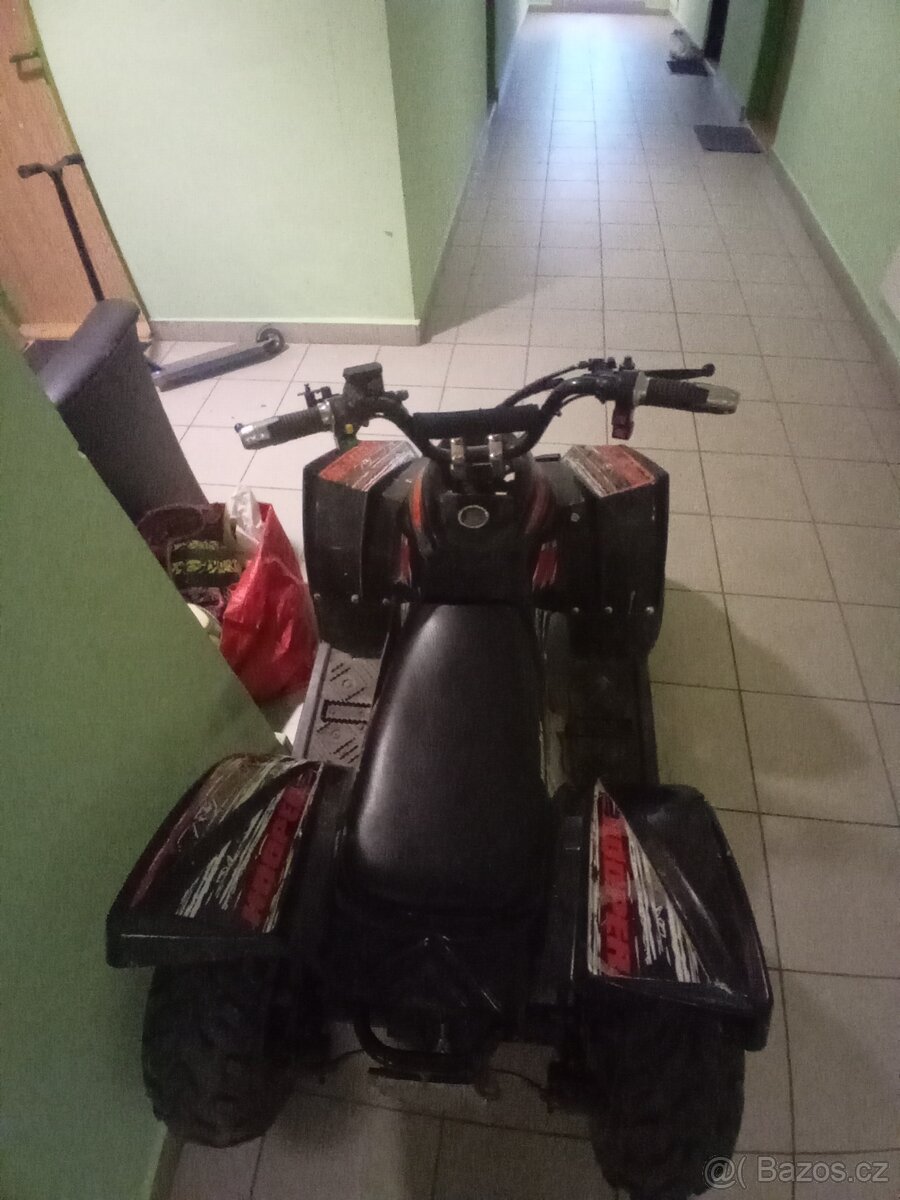 Dětská elektrická čtyřkolka