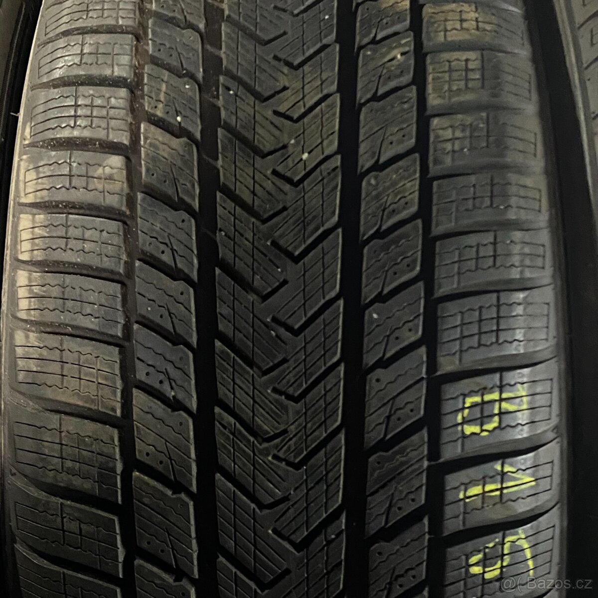 Zimní pneu 215/50 R18 96v Gripmax 7,5-8mm - 2