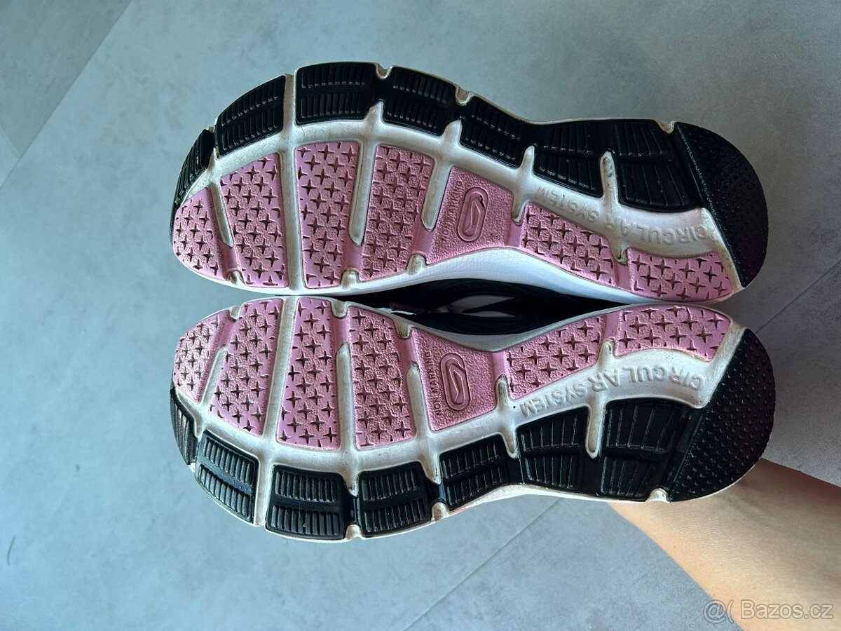 Tenisky na tělocvik, vel. 36 - 2