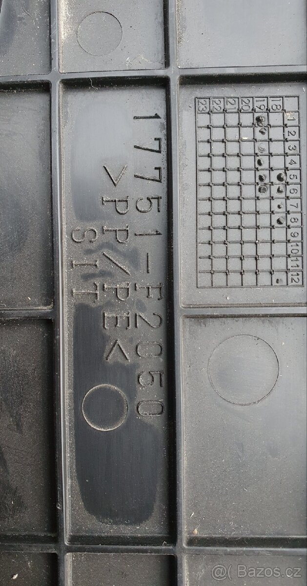 Corolla E21 plast sání - 2