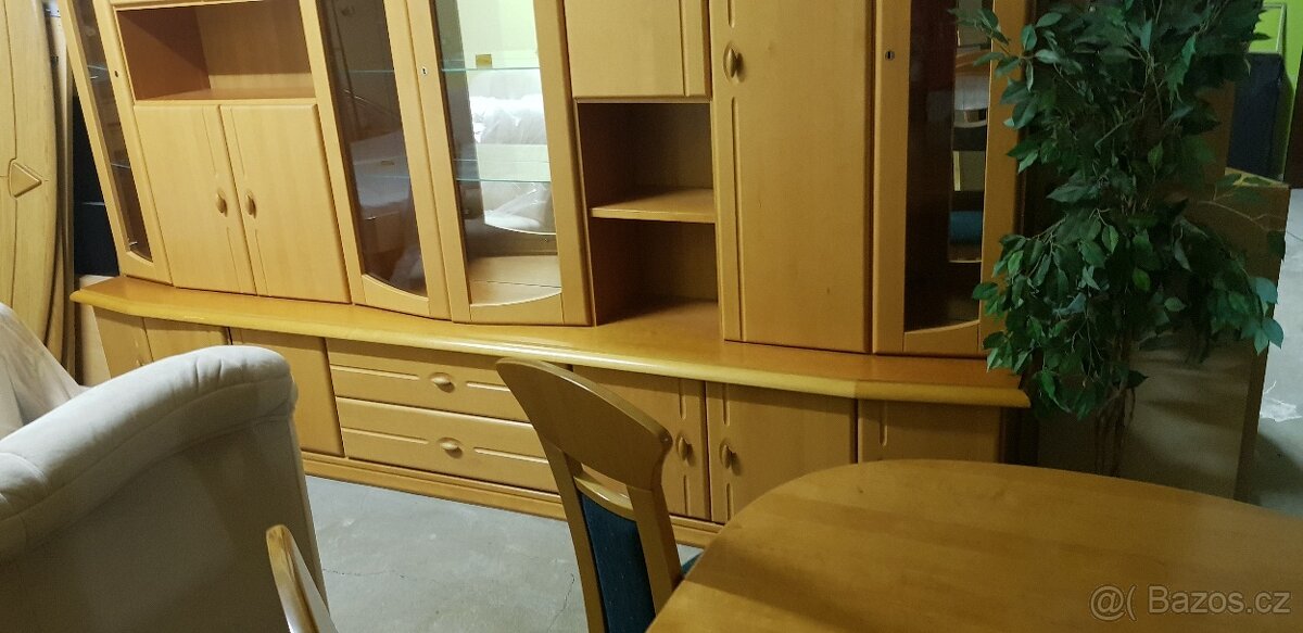 PRODÁM OBYVACI STĚNU -MASIVNÌ OLŠE - 2