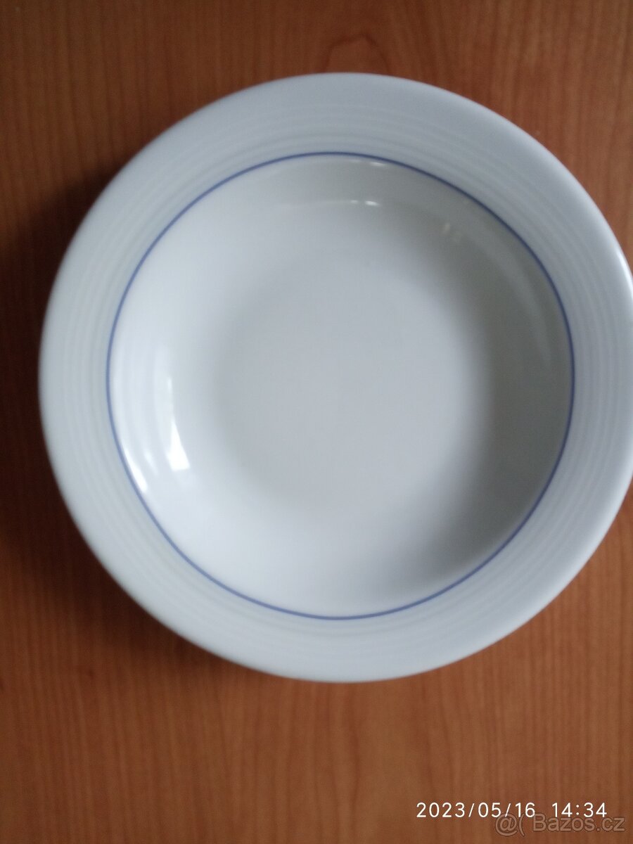 Mix talířů porcelánových, made in Czechoslovakia, 5ks - 2
