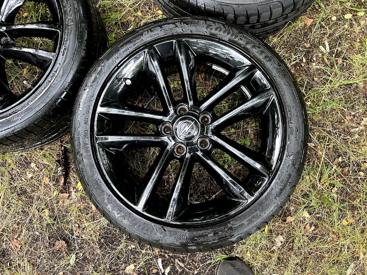 Letni kola Opel Corsa 5x110 R17 215/45 ET44 - 2