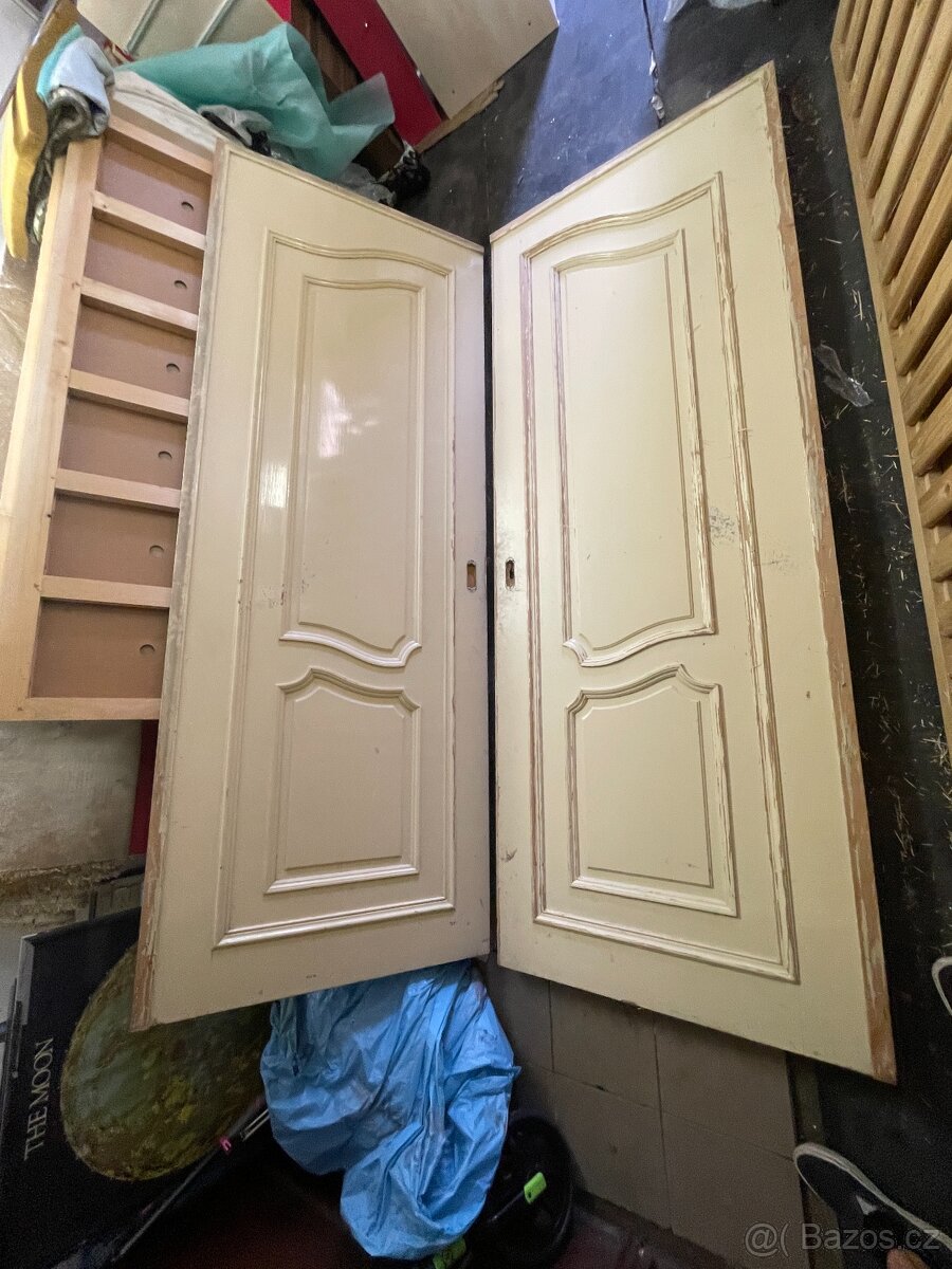 Dvoukřídlé dřevěné dveře - 2
