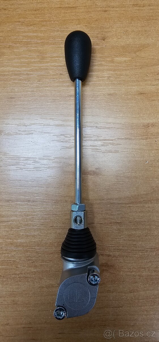 Domeček ovládací páky rozvaděče BLB 40 hydraulika - 2