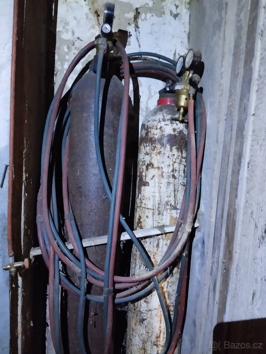 Staré láhve na sváření - 2