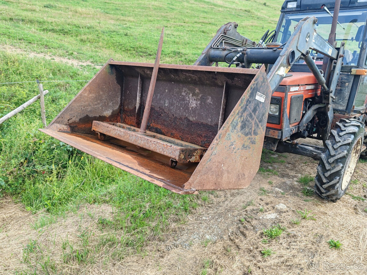 traktor Zetor 3340 s nakladačem quicke, 320 000kč + DPH - 2