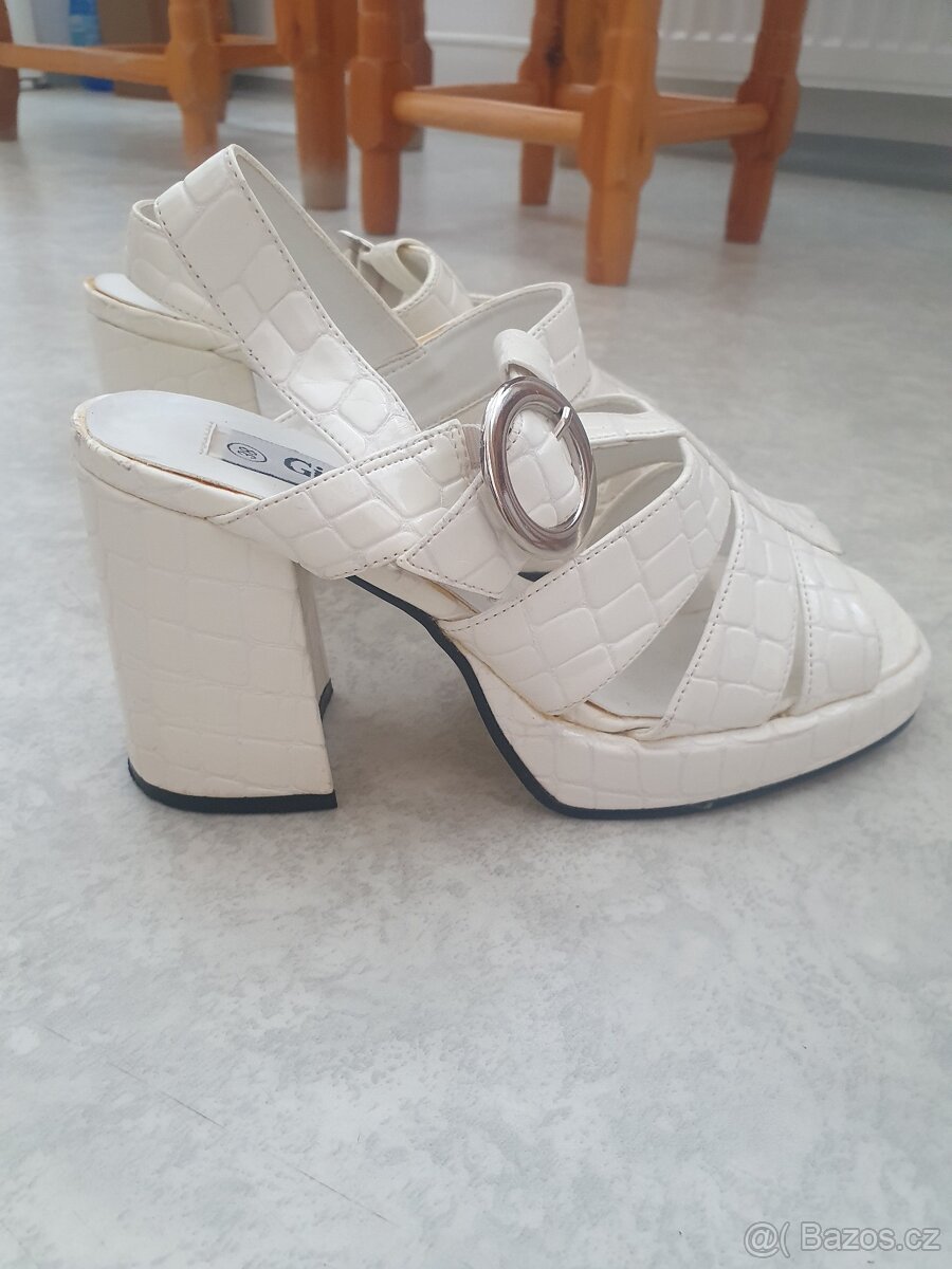 Dámské boty na podpatku - 2