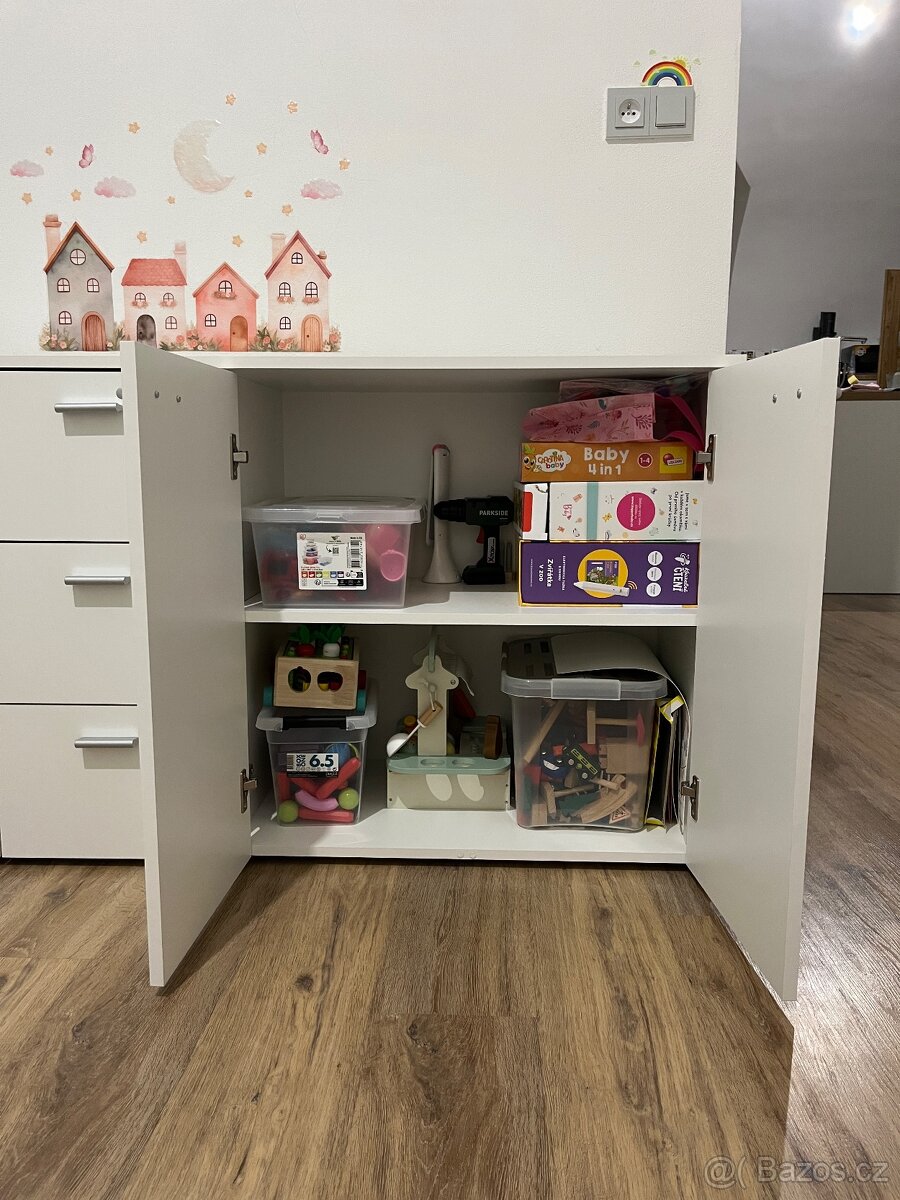 Bílá komoda/skříň pod TV - 2