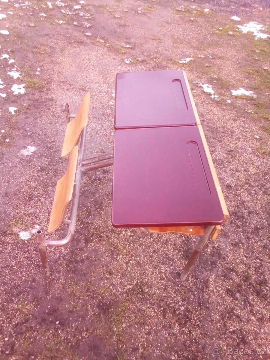 starožitné školní lavice - 2