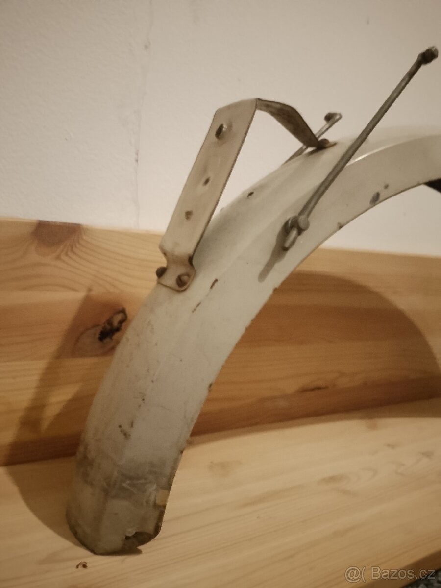 Prodám zadní blatník na Babetta 207 - 2