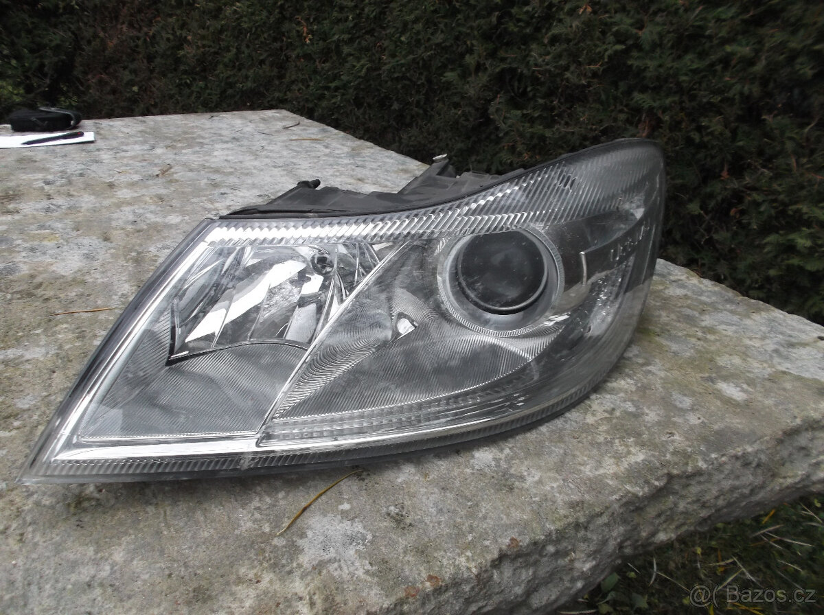 ŠKODA OCTAVIA 2 SVĚTLO-VÍKO-NÁRAZNÍKY A NÁHRADNÍ DÍLY - 2