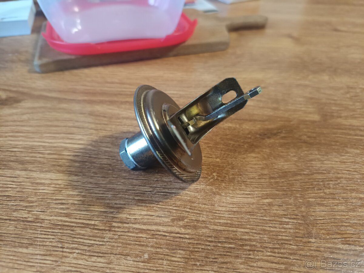 Koupím podtlakovou regulaci Škoda - 2