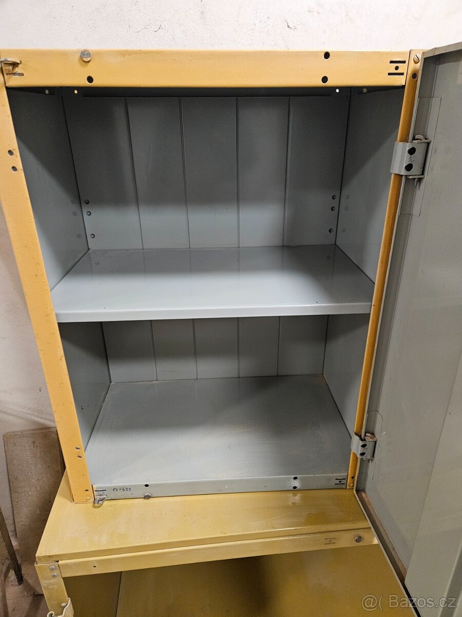 plechová skříně - 2