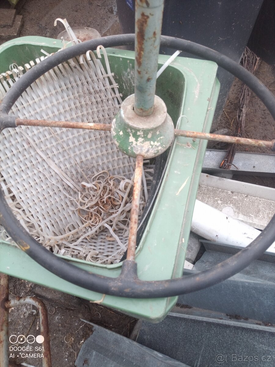 Praga V3S volant - 2