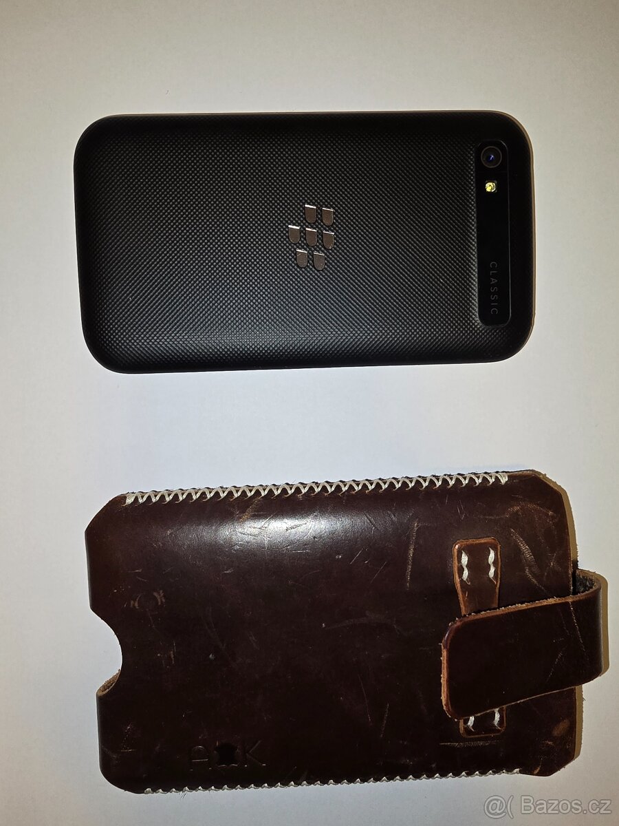 Prodám Blackberry Classic plus kožené pouzdro - 2