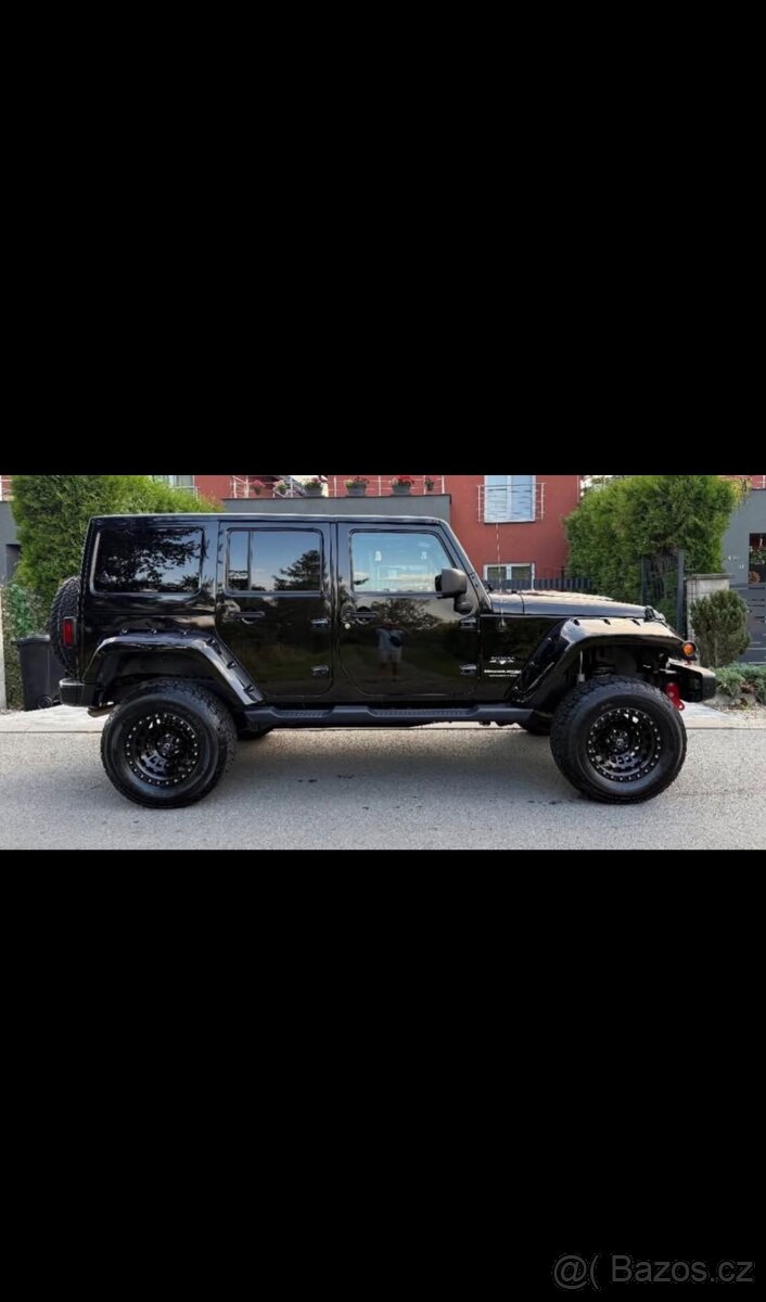 Jeep Wrangler Sahara Unlimited - 2