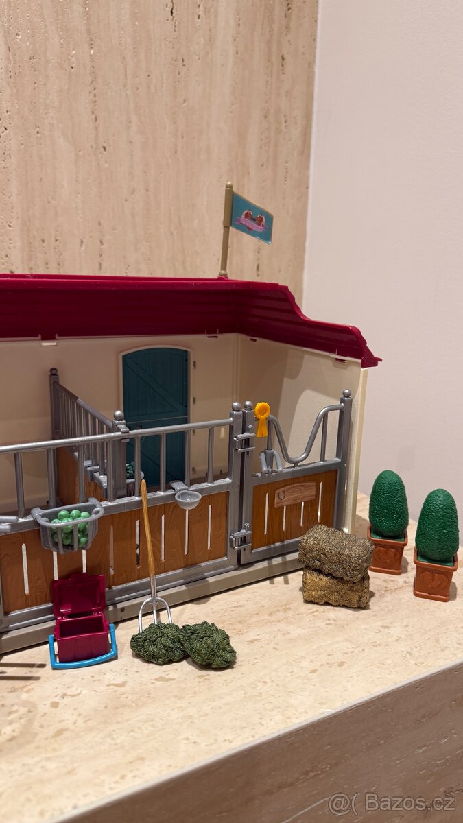 Schleich stáj pro koně - 2