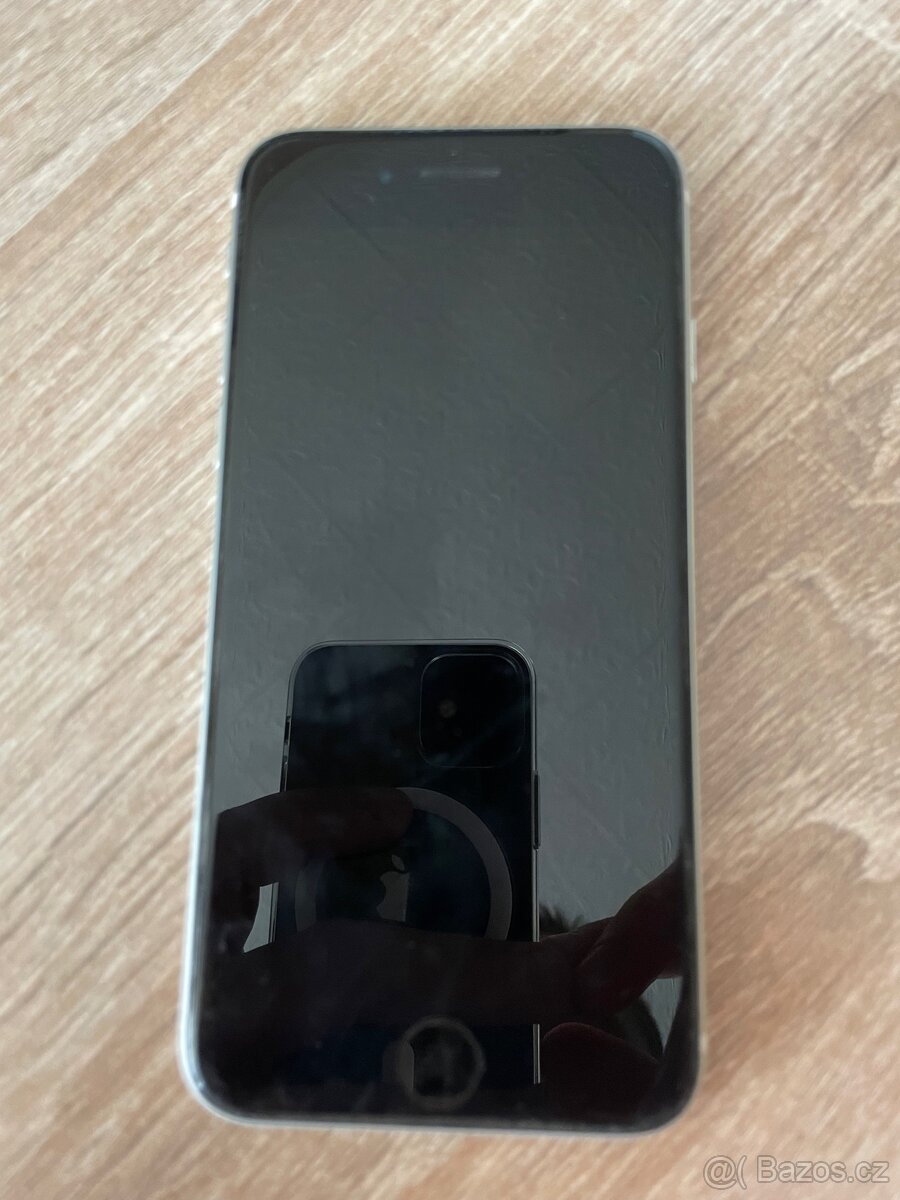Prodej iPhone se2020 - 2