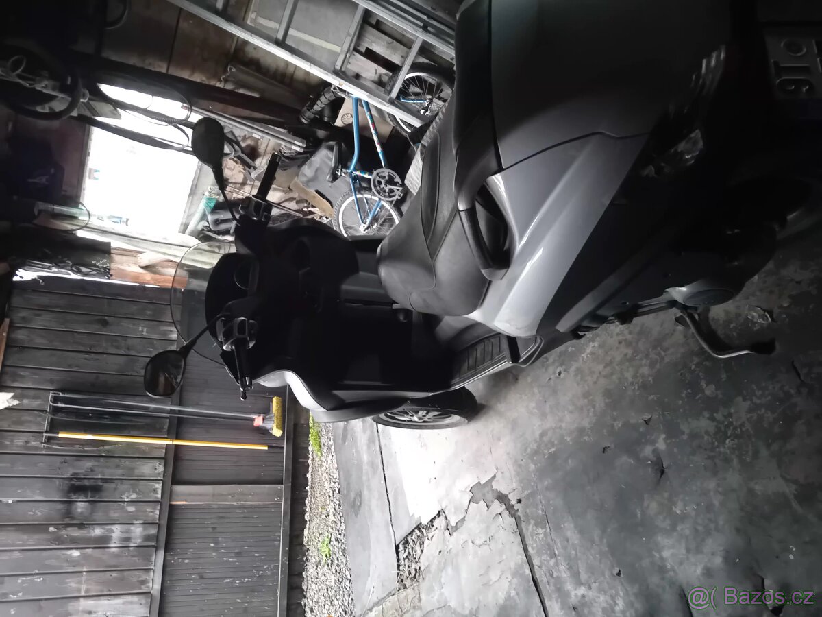 Prodam PIAGGIO MP3 ,skutr - 2