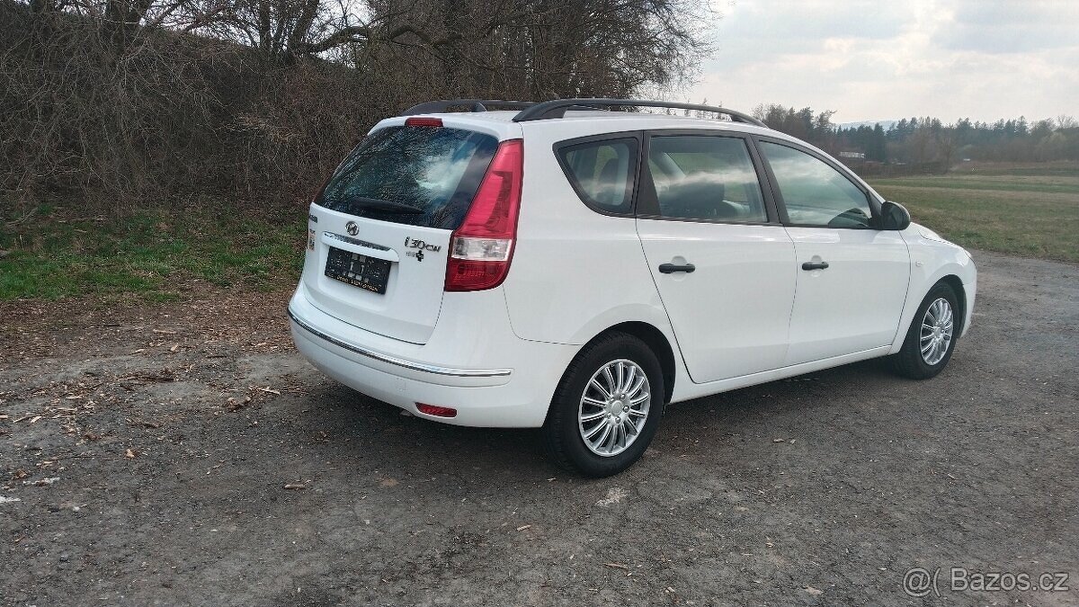 hyundai i30 1,4 16V combi - 2