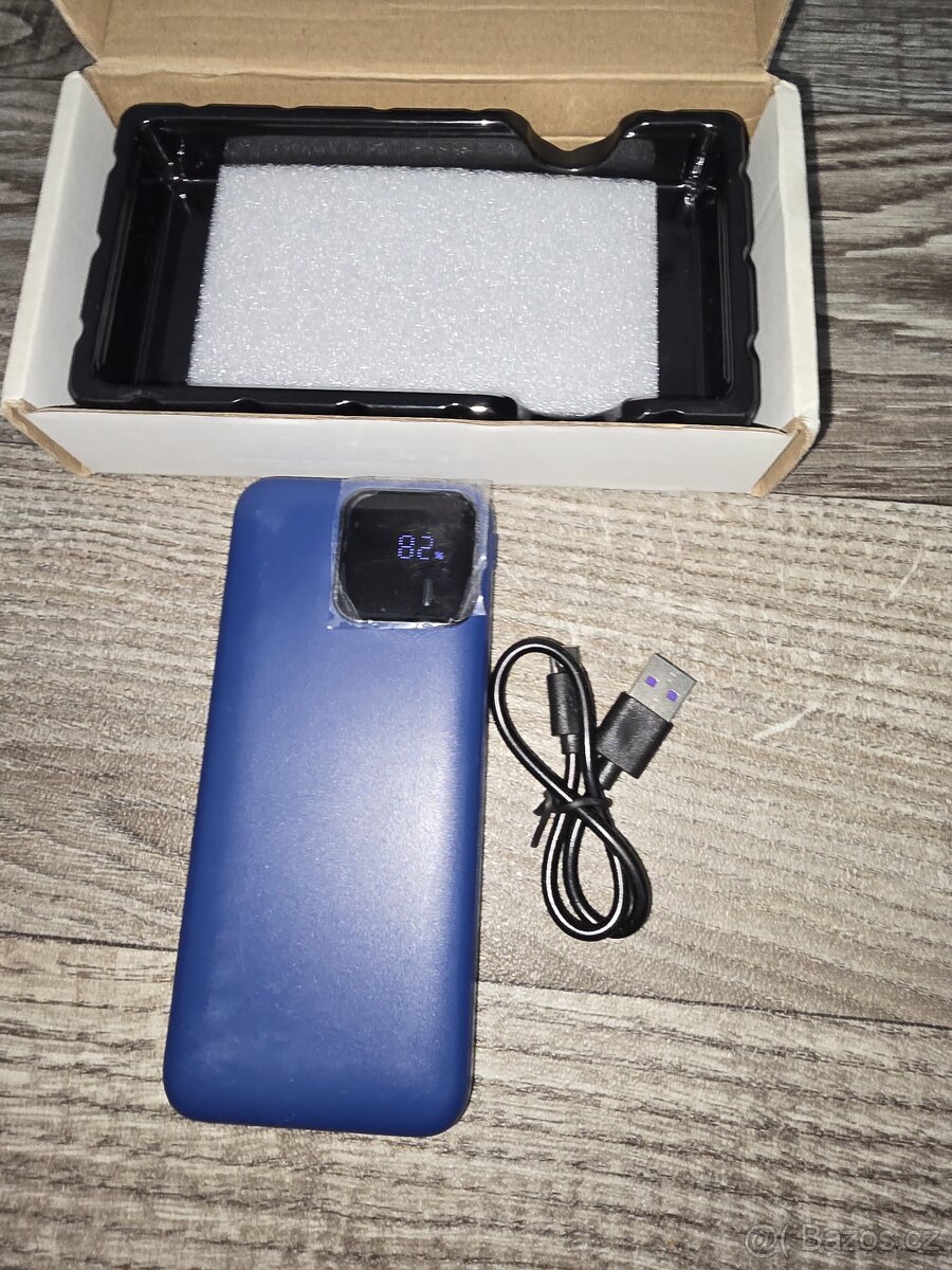 Powerbanka plně funkční USB nabíjení telefonu a USB c výstup - 2