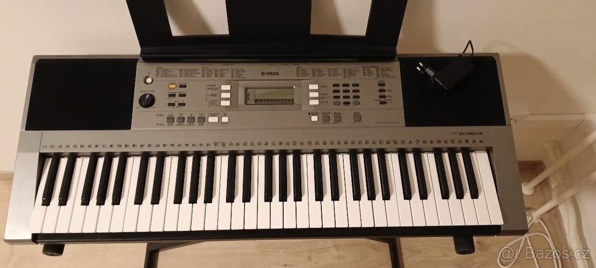Prodám klávesy Yamaha PSR-E363 – výborný stav - 2