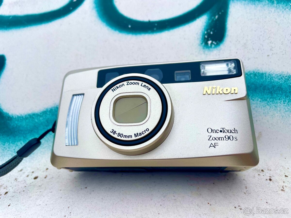 vintage analog Nikon One Touch zoom 90s - 2