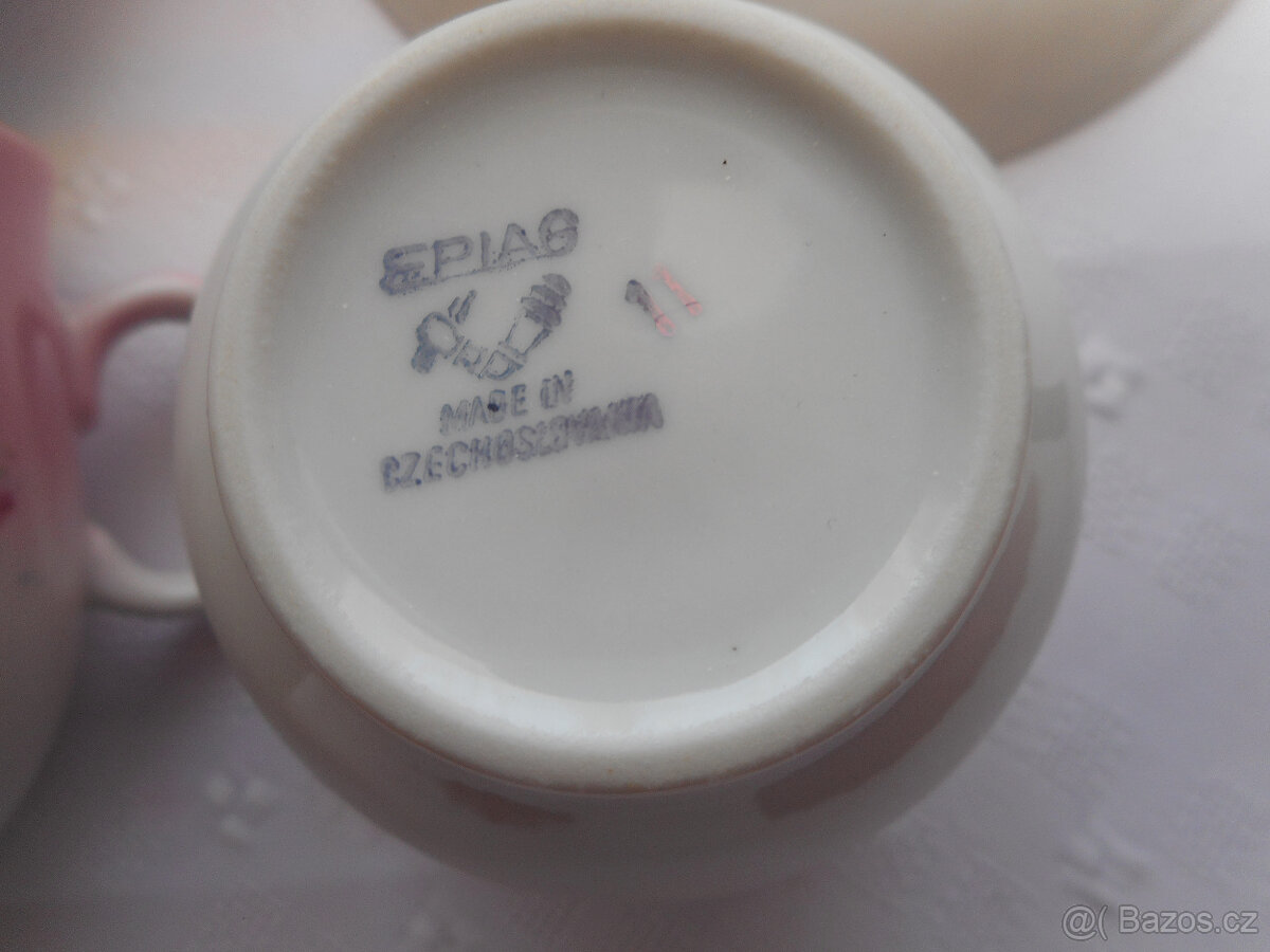 Hrnečky s podsálkem - 2