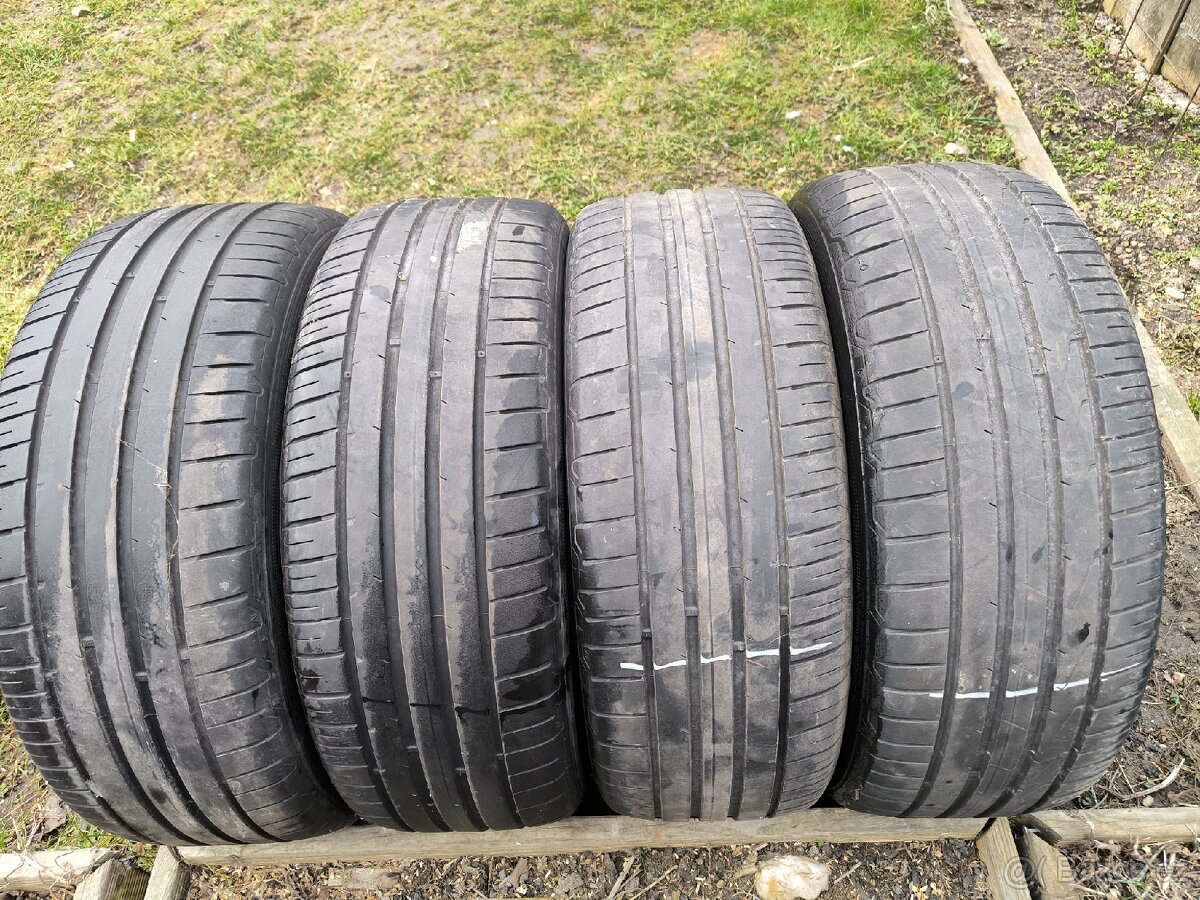 Hankook 205/60/16 - 2