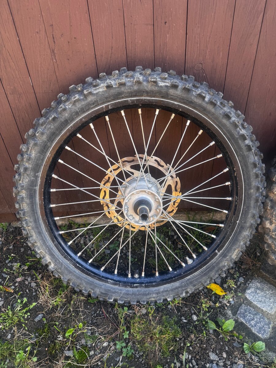 Kola Kawasaki KXF - 2